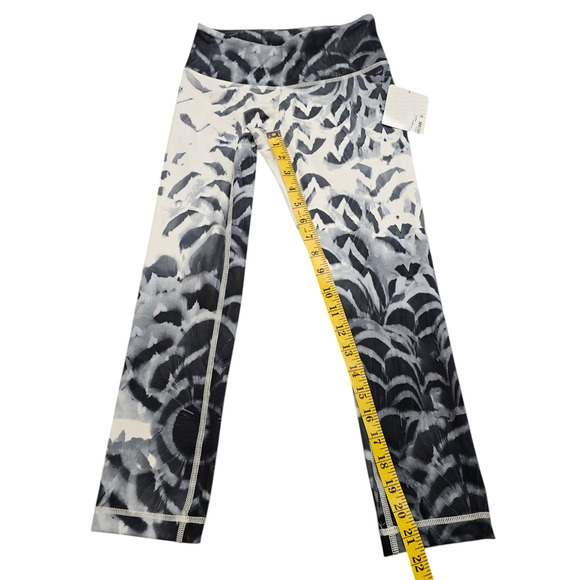 NWT Lululemon Leggings Womens Size 2 Wunder Under Crop II White Gray Stretch - Picture 11 of 12